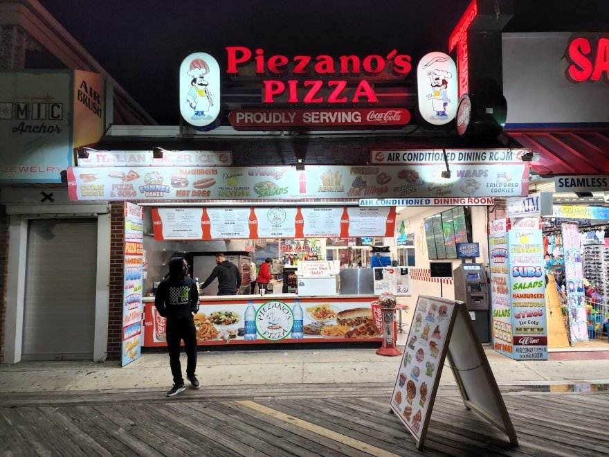 Piezanos Pizza