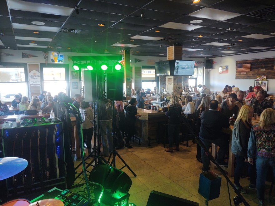 Fast Eddie's Corner Bar & Grille